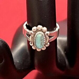 Vintage Native Bell Trading Post Oval Turquoise Sterling Silver Ring Size 2.5
